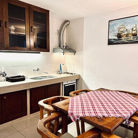 Apartments Simovic Tivat Exterior photo