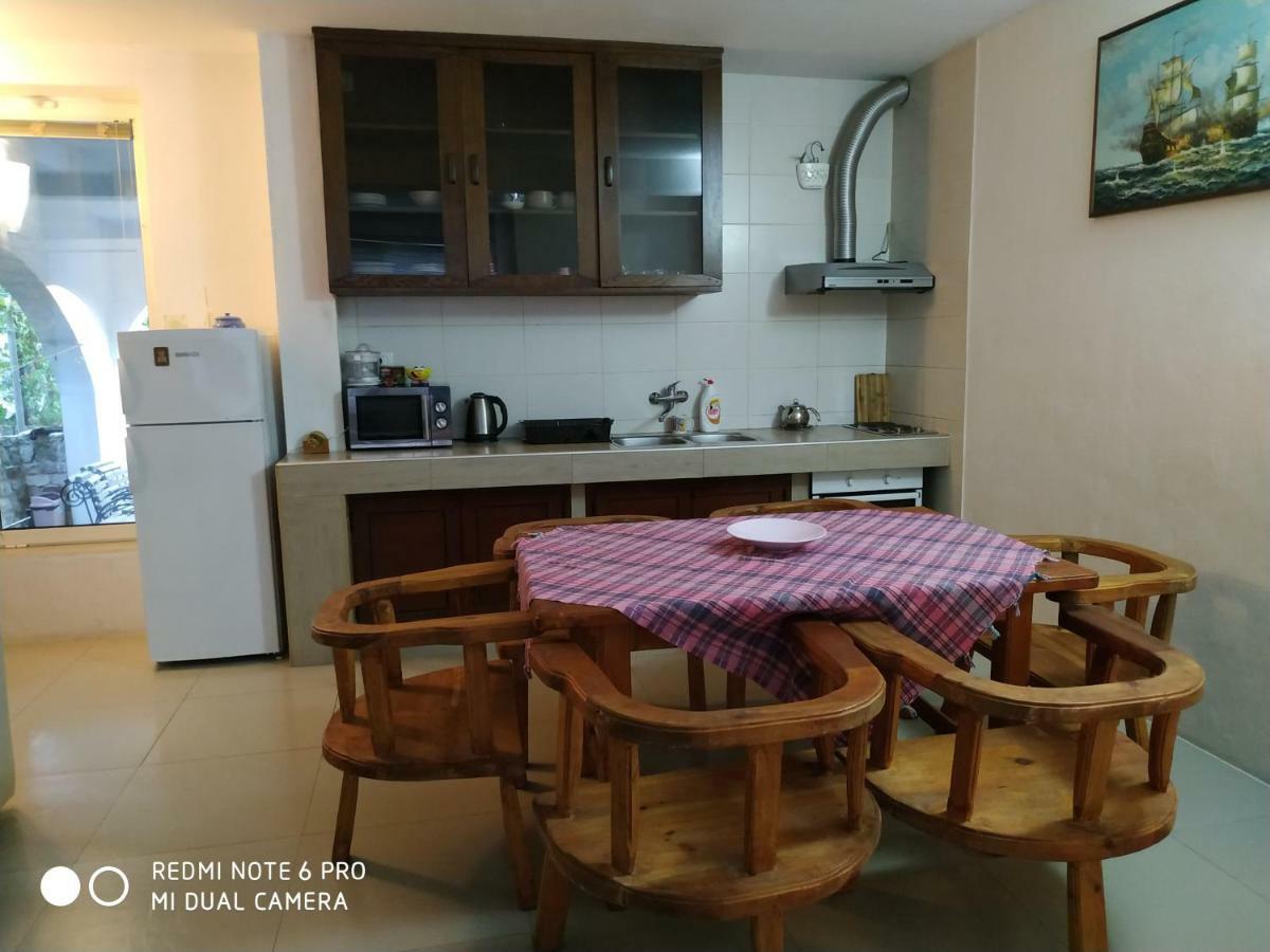 Apartments Simovic Tivat Exterior photo